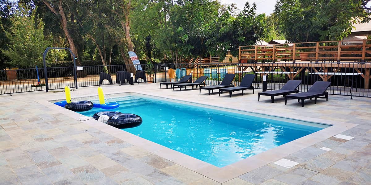 Piscine hébergement Jeunesse et Sport Corse